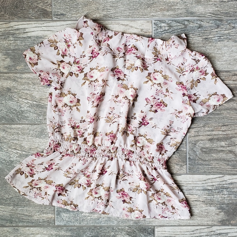 Forever 21 Floral Ruffle Button Top - Picture 6 of 7